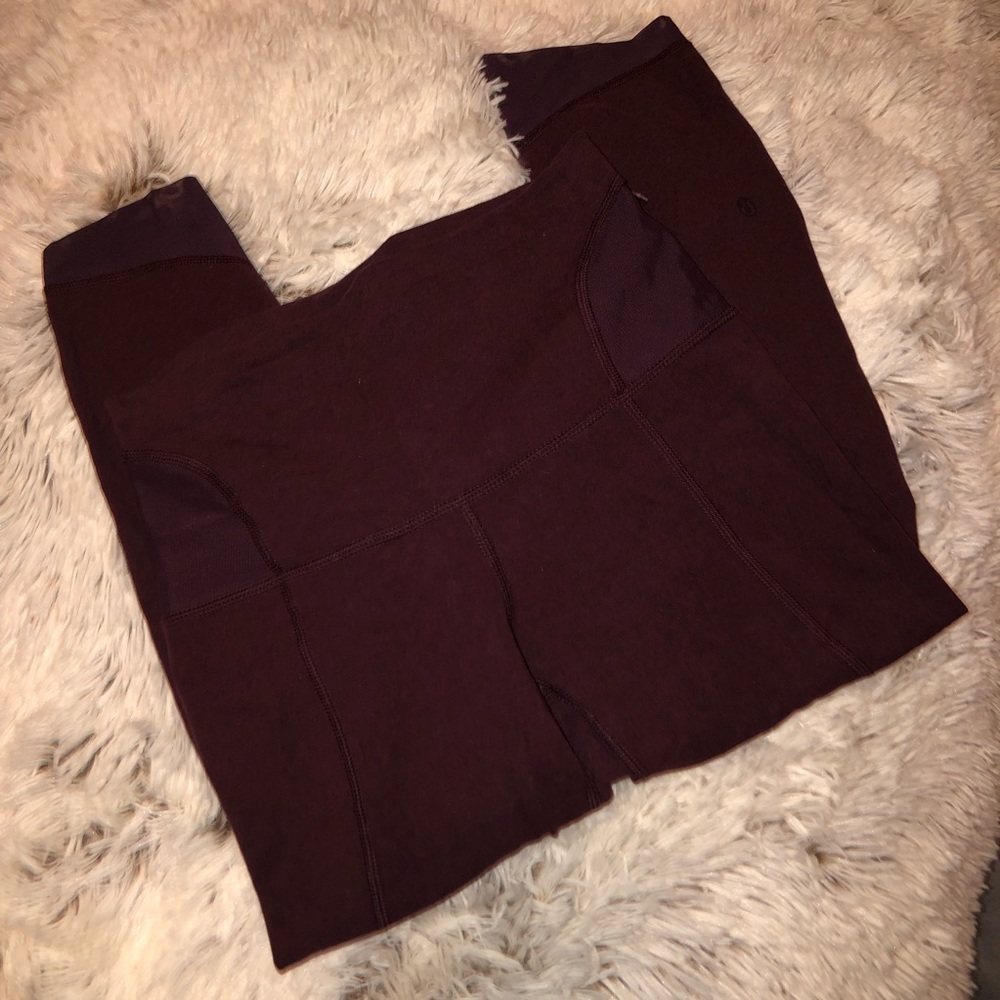 Lululemon size 4 burgundy cropped pants